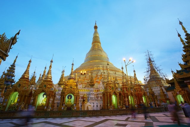 Zlatá pagoda Shwedagon v Barmě