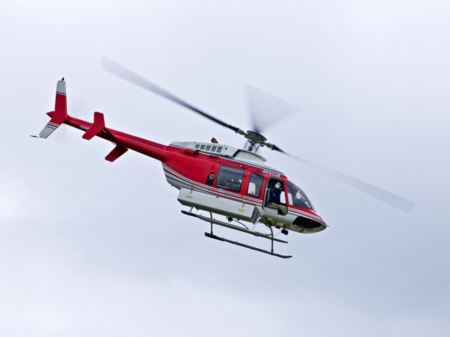 Převoz helikoptérou při úrazu na dovolené hradí cestovní pojištění