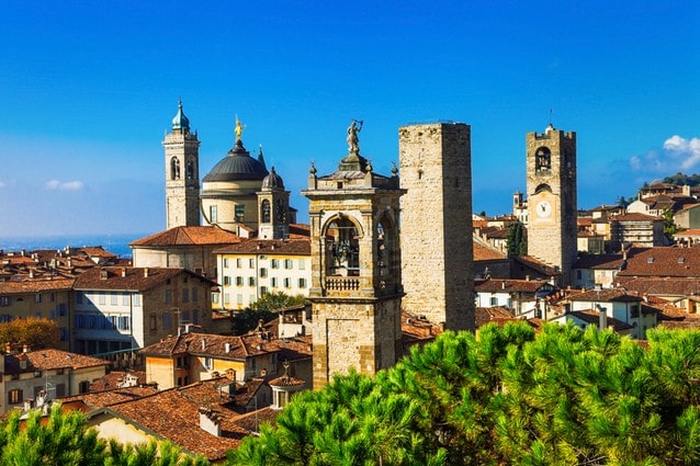 Bergamo, výhled na Citta Alta, staré město