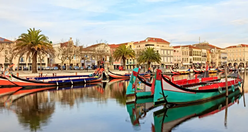 barevné lodě colourful boats