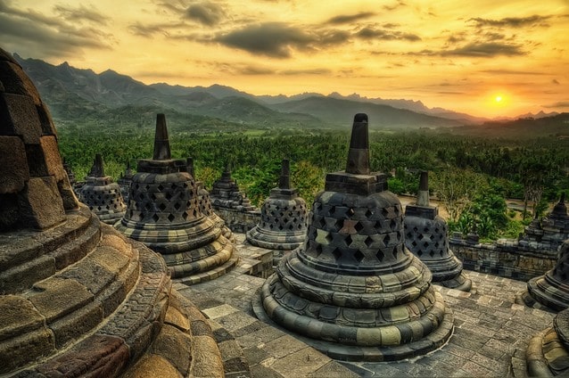 Borobudur, chrám v Indonésii