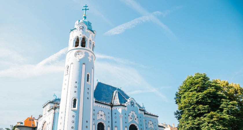 modrý kostel v bratislavě blue church in bratislava