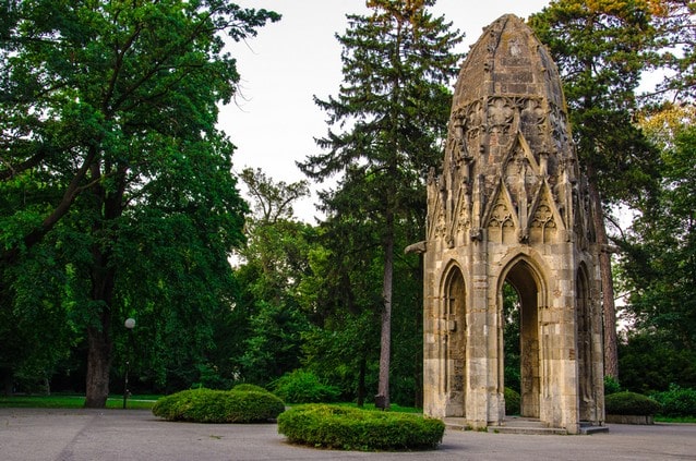 Gotická věž Bratislava Sad Janka Krále