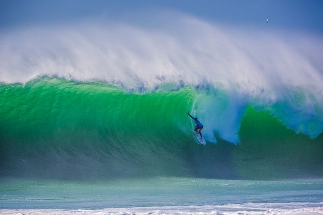 Peniche, obrovská vlna, surfování
