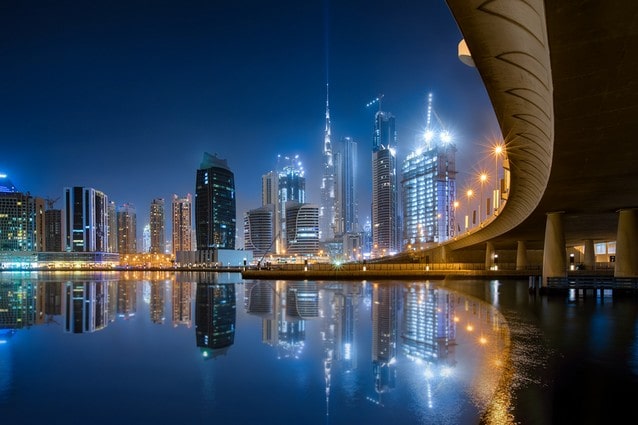 Noční panorama Dubaj
