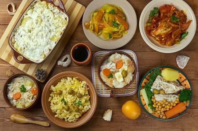 Portugalské jídlo, talíře s pokrmy
