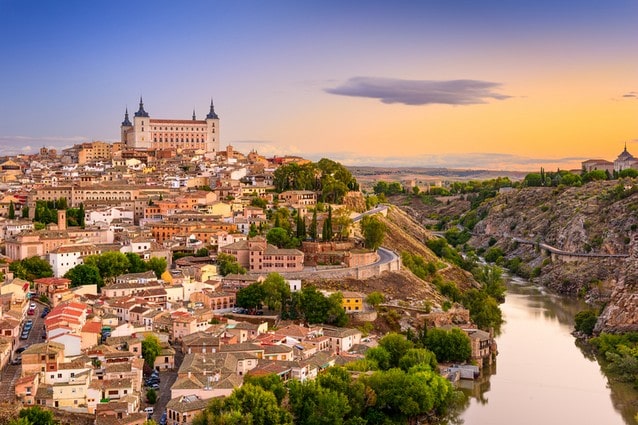 Výhled na město Toledo a řeku Tagus