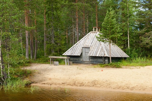 Finská vesnická sauna v chýši