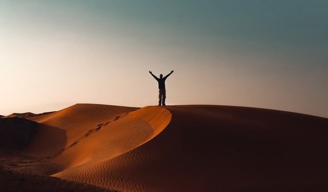 Písečné duny v Kataru, pozorování západu slunce