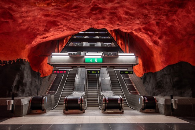 Stockholm Švédsko, stanice metra vypadající jako vstup do pekla