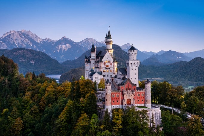 Slavný zámek Neuschwanstein, Bavorsko, Německo