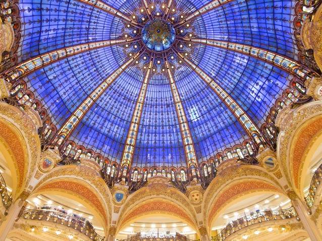 Pařížská slavná nákupní Galerie Lafayette