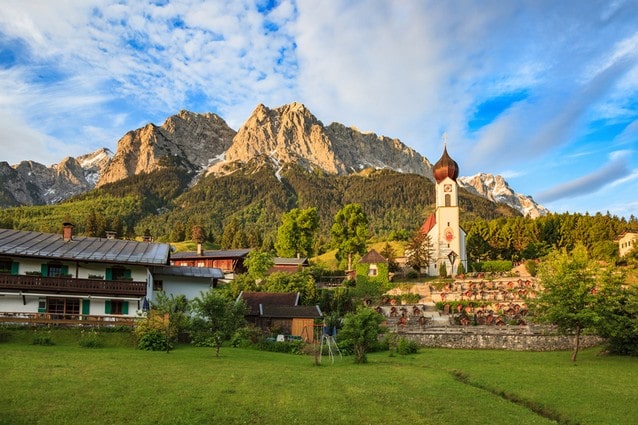 Pohled na Zugspitze z Grainau