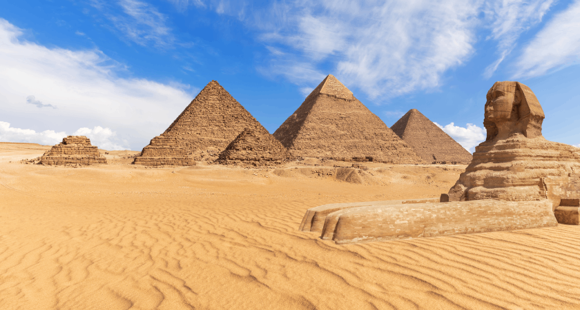 Pyramidy v Gize